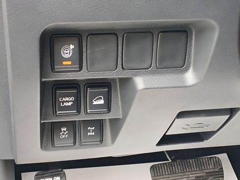 Used 2025 Nissan Frontier PRO-4X AWD/4WD image 16