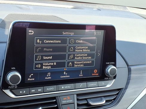 Used 2025 Nissan Altima 2.5 SV image 26