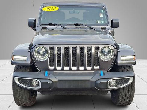 Used 2023 Jeep Wrangler Unlimited Sahara w/ Cold Weather Group AWD/4WD image 3