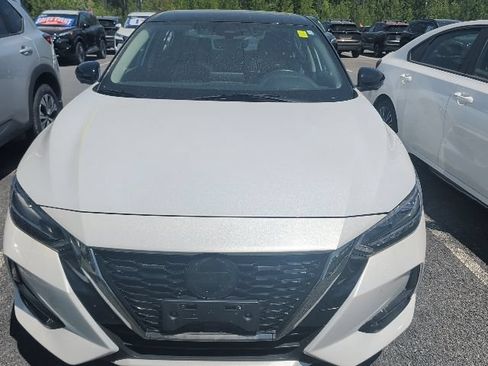 Certified 2022 Nissan Sentra SR w/ SR Premium Package FWD image 2