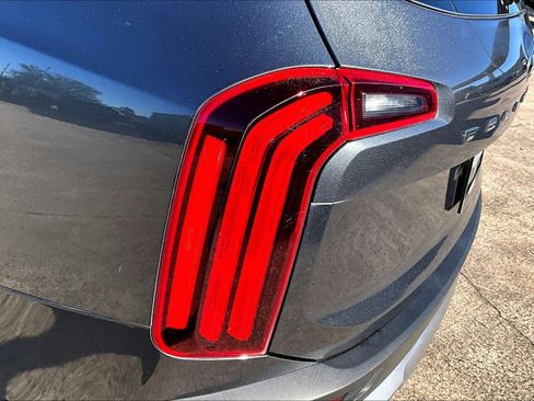 Used 2020 Kia Telluride SX w/ Towing Package image 27