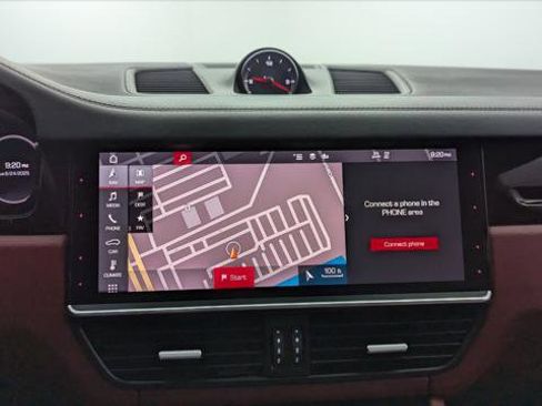 Used 2021 Porsche Cayenne image 28