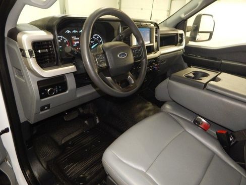 Used 2024 Ford F250 XL image 11
