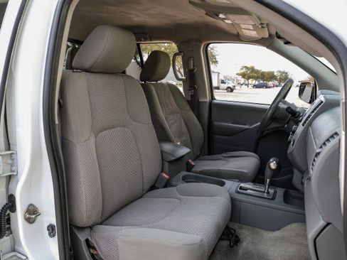 Used 2018 Nissan Frontier SV w/ Value Truck Package image 32