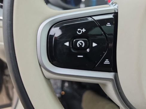 Used 2025 Volvo XC60 T8 Plus w/ Protection Package Premier image 14