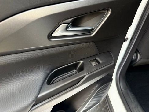 New 2026 Chevrolet Equinox EV LT image 15