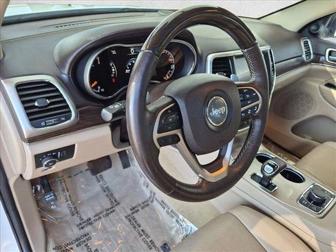 Used 2014 Jeep Grand Cherokee Overland w/ Advanced Technology Group AWD/4WD image 12