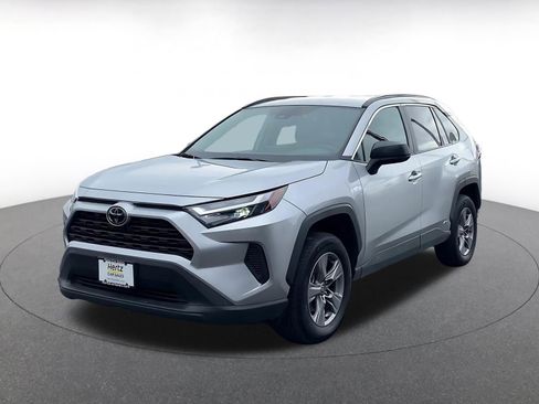 Used 2025 Toyota RAV4 LE image 7