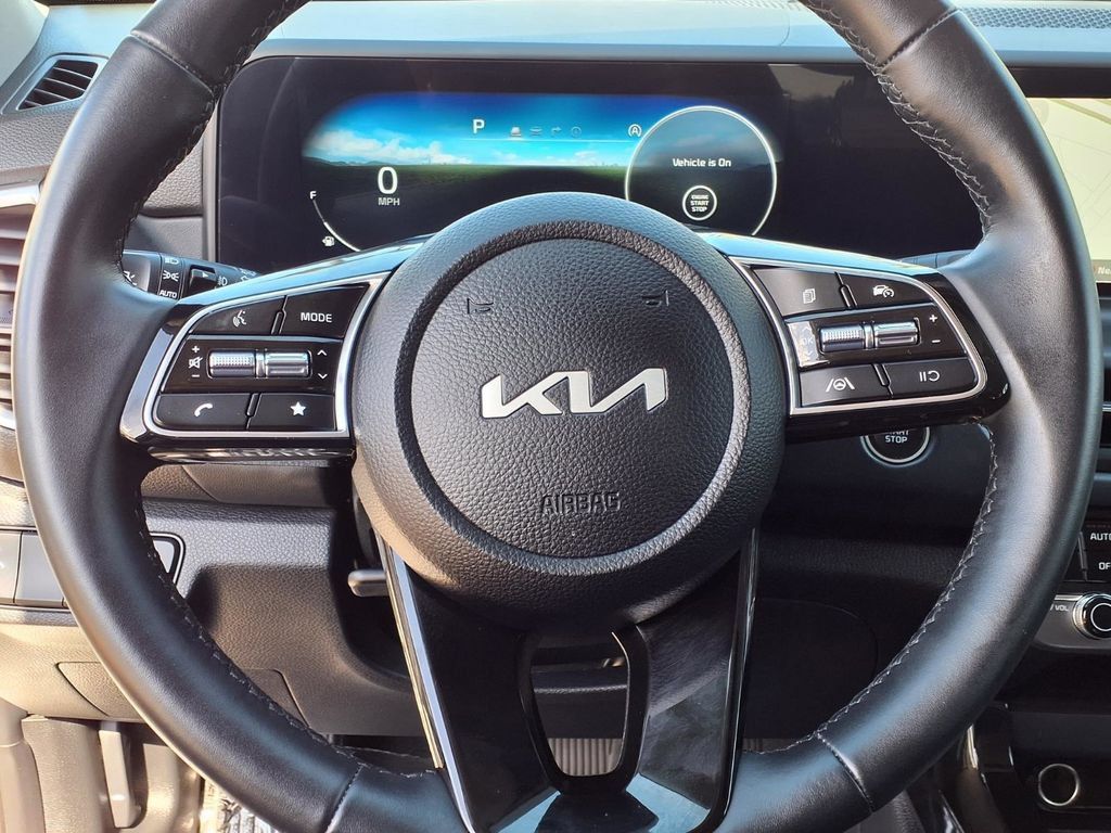 Certified 2026 Kia Seltos EX w/ EX Sunroof Package FWD image 25