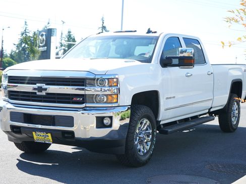 Used 2016 Chevrolet Silverado 3500 LTZ w/ Duramax Plus Package AWD/4WD image 7