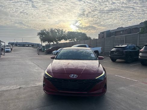 Used 2023 Hyundai Elantra SEL FWD image 5