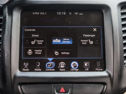 Used 2015 Jeep Cherokee Latitude w/ Comfort/Convenience Group AWD/4WD image 42