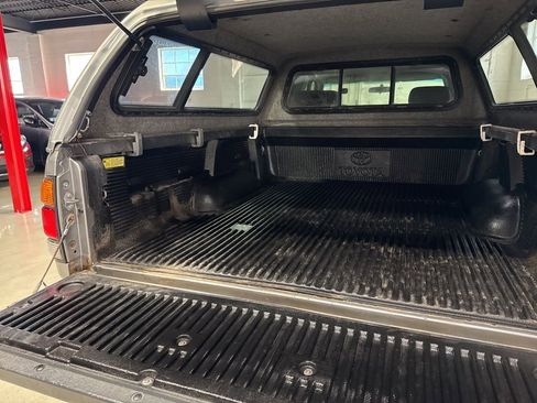 Used 2004 Toyota Tundra SR5 AWD/4WD image 32