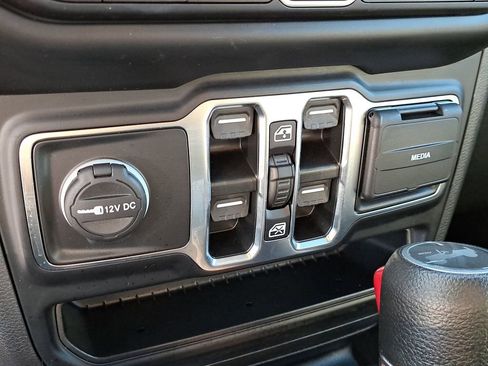 Used 2023 Jeep Wrangler Unlimited Sport image 22