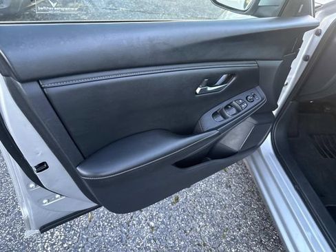 Used 2023 Nissan Sentra SV image 19