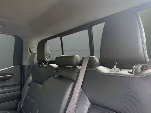 Used 2022 GMC Sierra 1500 SLT w/ SLT Convenience Package image 13