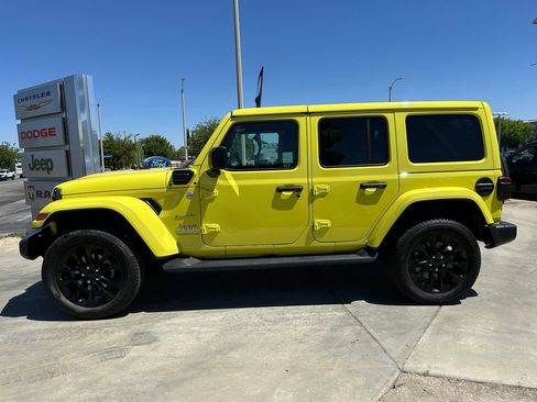 Used 2023 Jeep Wrangler Unlimited Sahara w/ Cold Weather Group AWD/4WD image 3