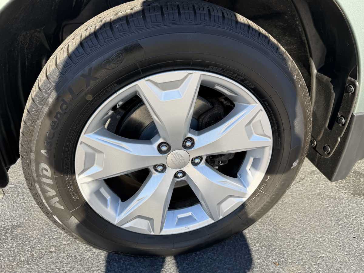 Used 2016 Subaru Forester 2.5i w/ Alloy Wheel Package AWD/4WD image 8