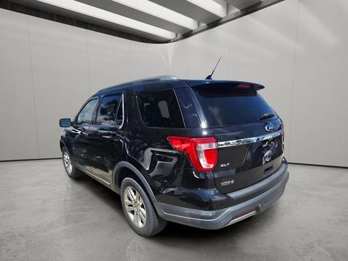 Used 2019 Ford Explorer XLT w/ Equipment Group 202A AWD/4WD image 5