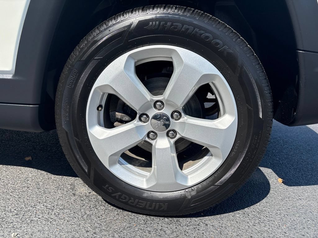 Used 2021 Jeep Compass Latitude AWD/4WD image 10