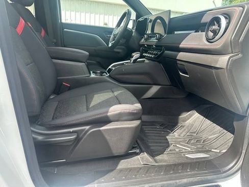Used 2024 Chevrolet Colorado Z71 w/ LPO, Dark Essentials Package AWD/4WD image 9