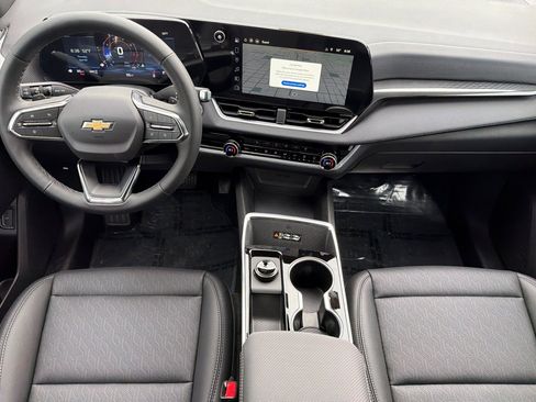 New 2026 Chevrolet Equinox LT w/ Convenience Package II AWD/4WD image 10