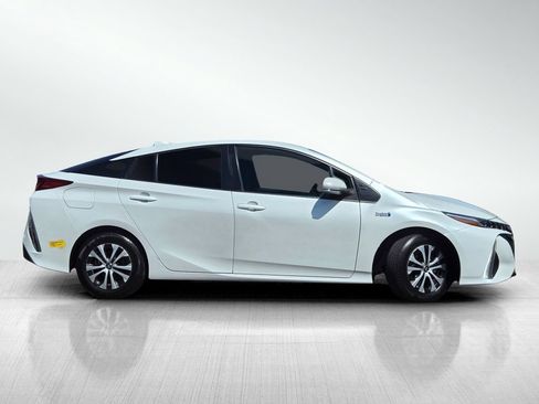 Used 2022 Toyota Prius Prime XLE FWD image 4