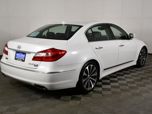 Used 2013 Hyundai Genesis 5.0 R-Spec RWD image 6