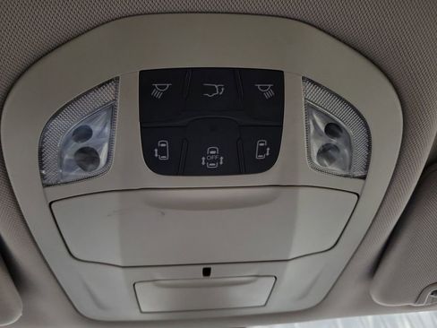 Used 2021 Chrysler Voyager Lxi image 19