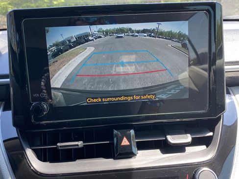 Certified 2024 Toyota Corolla Cross L image 20