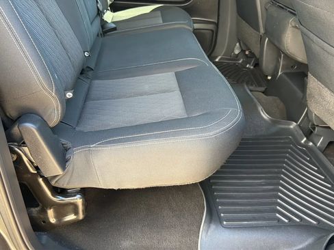 Used 2018 Nissan Titan SV RWD image 18