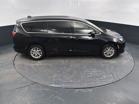 Used 2023 Chrysler Voyager LX image 48