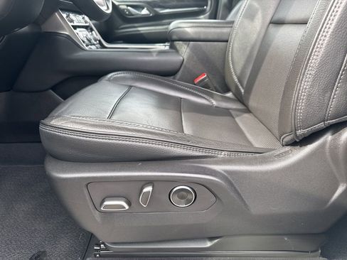 Used 2024 GMC Yukon XL Denali image 20