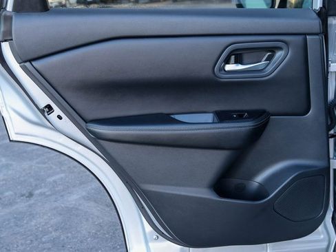 Used 2025 Nissan Rogue SV image 13