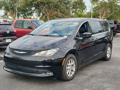 New 2026 Chrysler Voyager LX image 3
