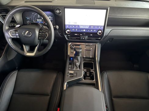 Used 2024 Lexus GX 550 w/ Accessory Package (Z1) AWD/4WD image 3