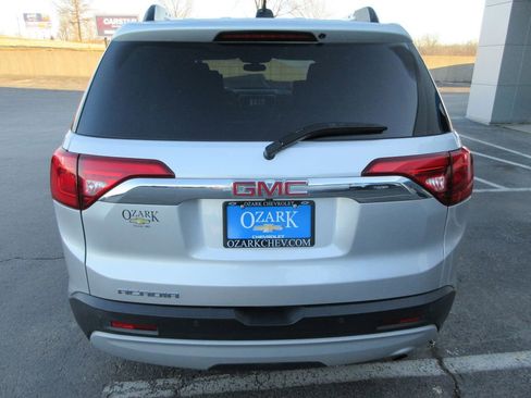 Certified 2017 GMC Acadia SLT image 4