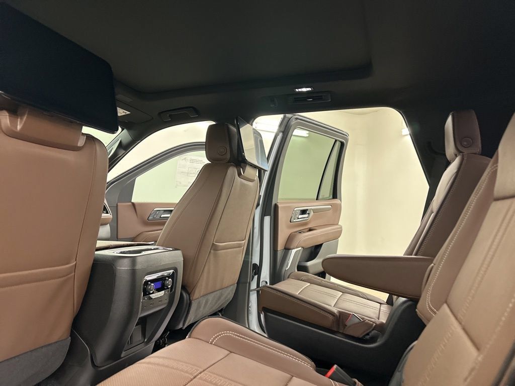 New 2026 Chevrolet Tahoe High Country AWD/4WD image 28