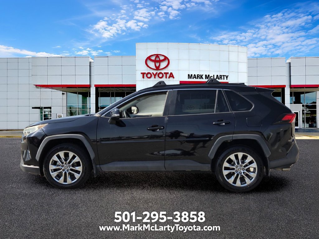 Used 2021 Toyota RAV4 XLE Premium FWD image 2