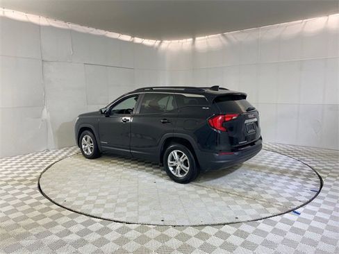 Used 2021 GMC Terrain SLE w/ Driver Convenience Package image 19