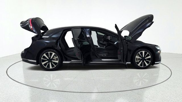 Used 2024 Lucid Air Pure RWD image 19