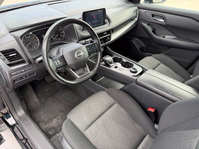 Used 2025 Nissan Rogue SV AWD/4WD image 12