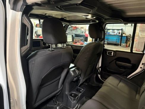 Used 2023 Jeep Wrangler Unlimited Sport AWD/4WD image 36