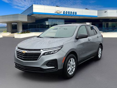 Used 2024 Chevrolet Equinox LS w/ LS Convenience Package image 1