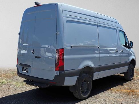 Used 2026 Mercedes-Benz Sprinter 2500 image 3
