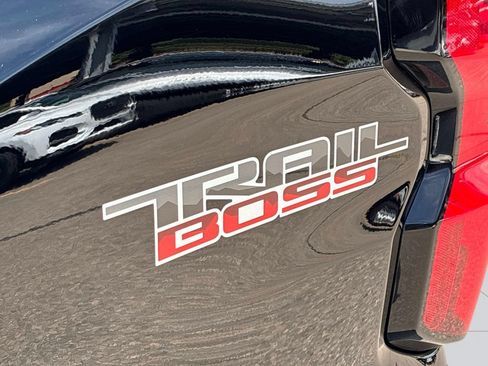 Used 2024 Chevrolet Colorado Trail Boss w/ Advanced Trailering Package AWD/4WD image 16