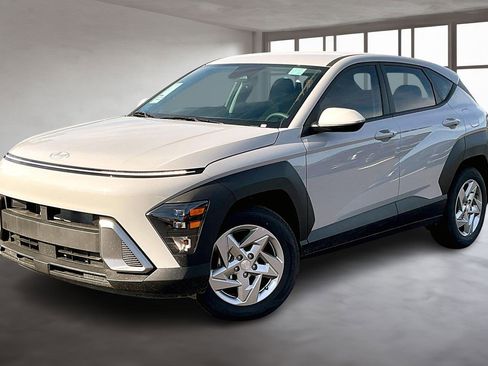 New 2026 Hyundai Kona SE image 2