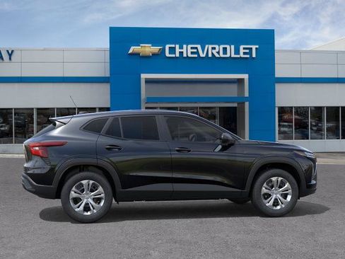 New 2026 Chevrolet Trax LS w/ Driver Confidence Package FWD image 5