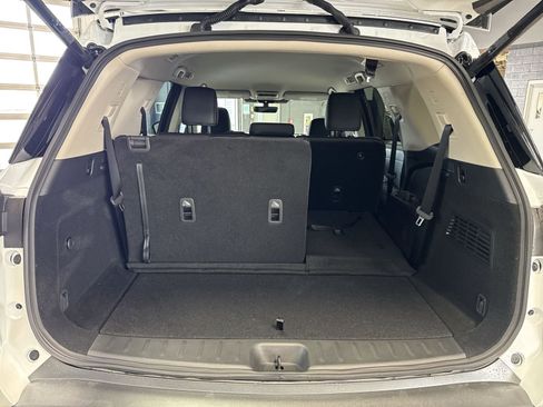 New 2026 Nissan Pathfinder SL AWD/4WD image 38