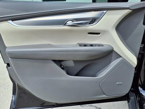 Used 2022 Cadillac XT5 Premium Luxury FWD image 19